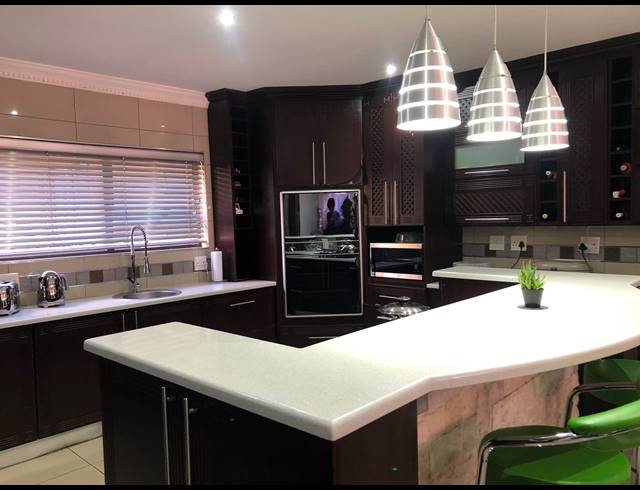 4 BEDROOM TOWNHOUSE FOR SALE IN RISIVILLE